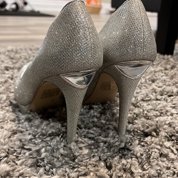 High heel shoes - Picture 3 of 4